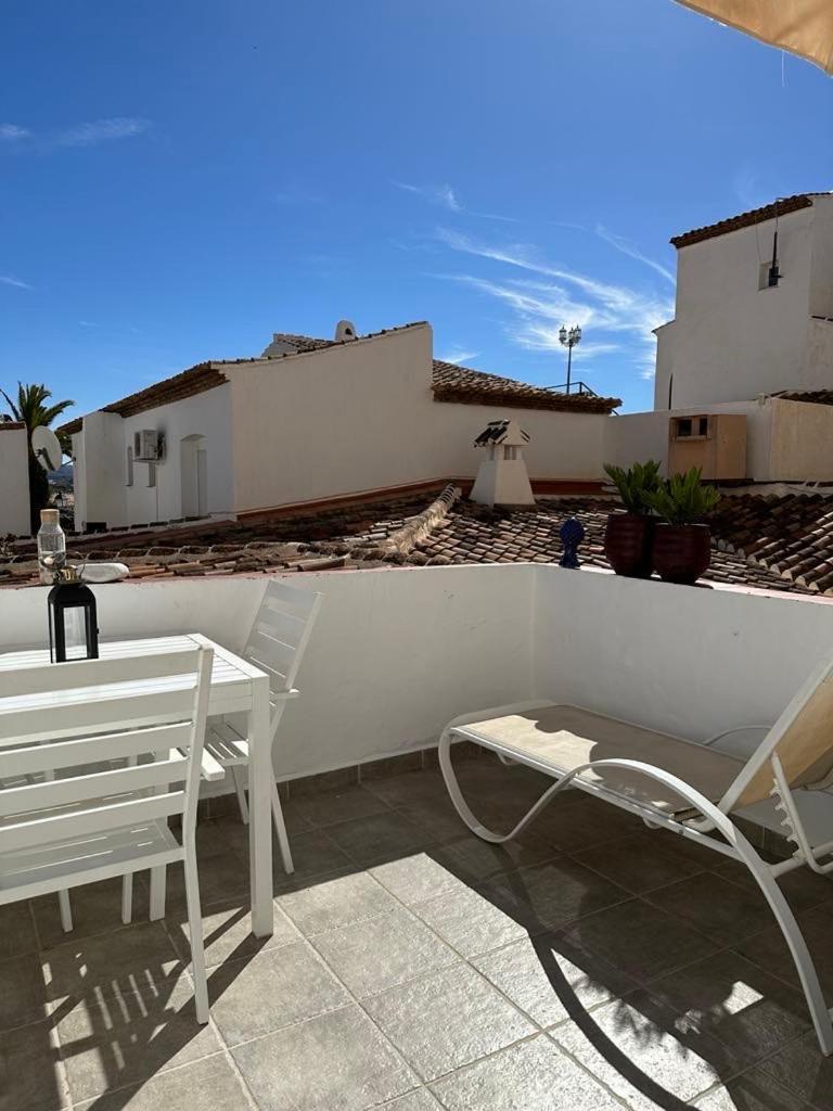 Right By The Pool Area In Capistrano Village! Nerja Bagian luar foto