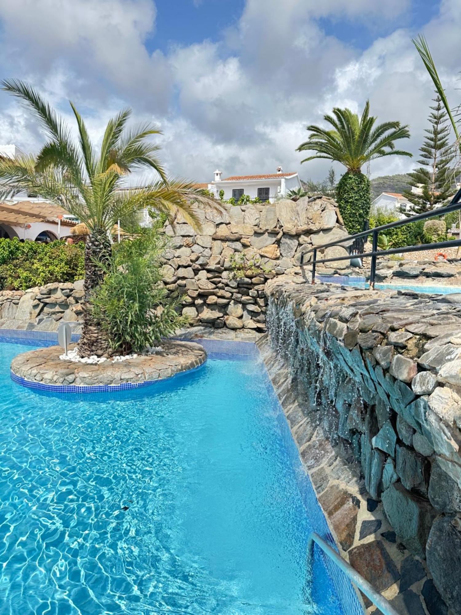 Right By The Pool Area In Capistrano Village! Nerja Bagian luar foto